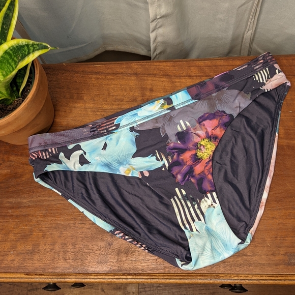 CALIA by Carrie Underwood Other - CALIA Botanical Gardens swim suit bottoms Sz XS